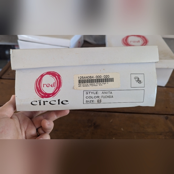 Ladies heels - Picture 3 of 3